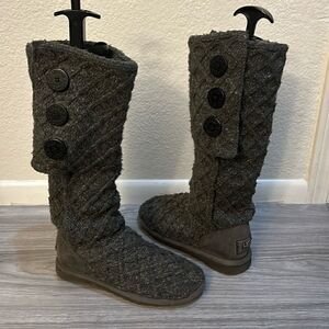 UGG BOOTS SIZE 7